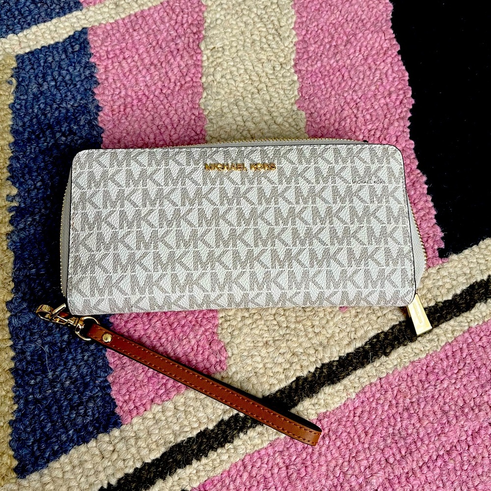 Michael Kors Large Logo Continental Wallet